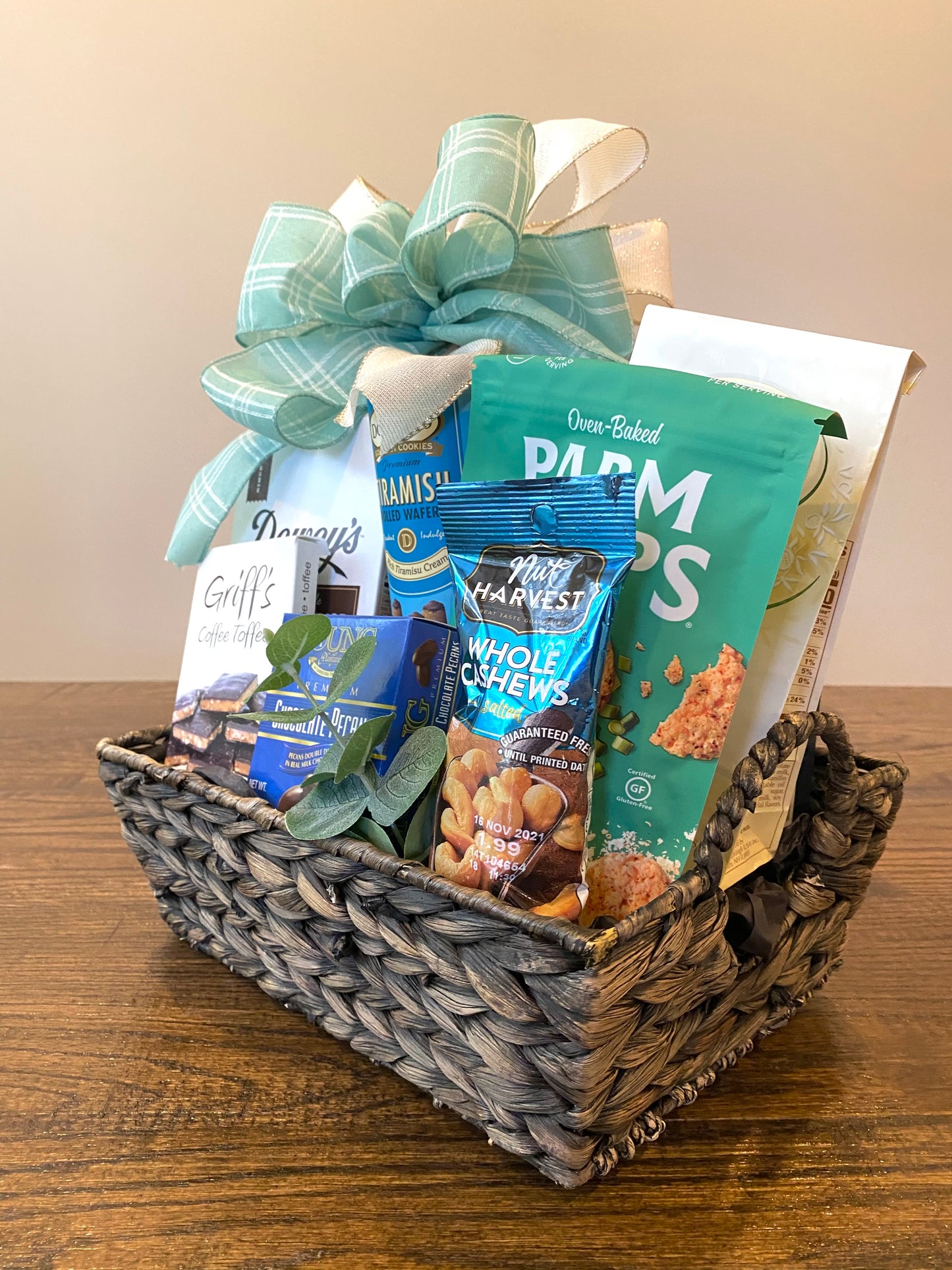 Gourmet Snack Basket