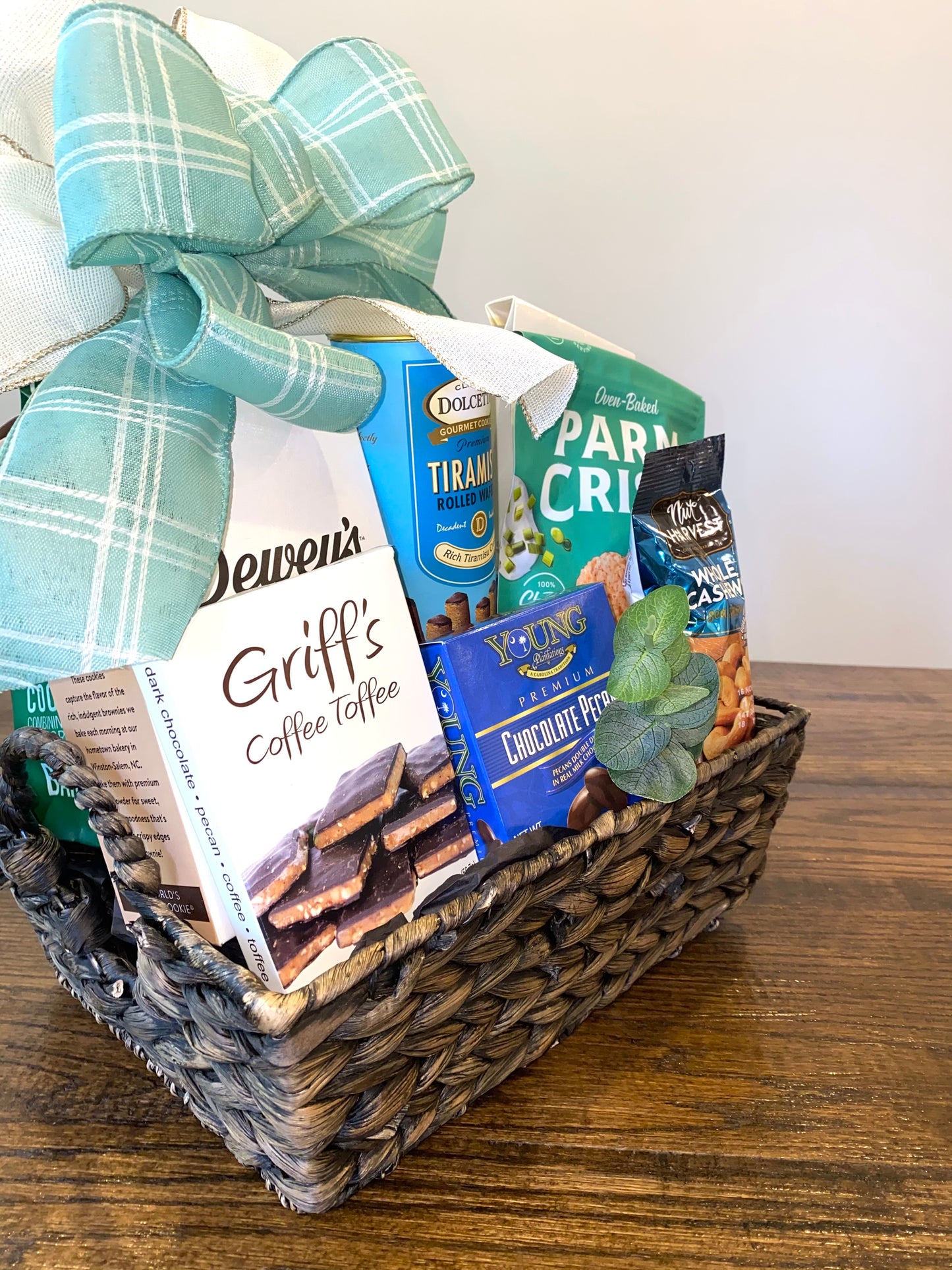 Gourmet Snack Basket