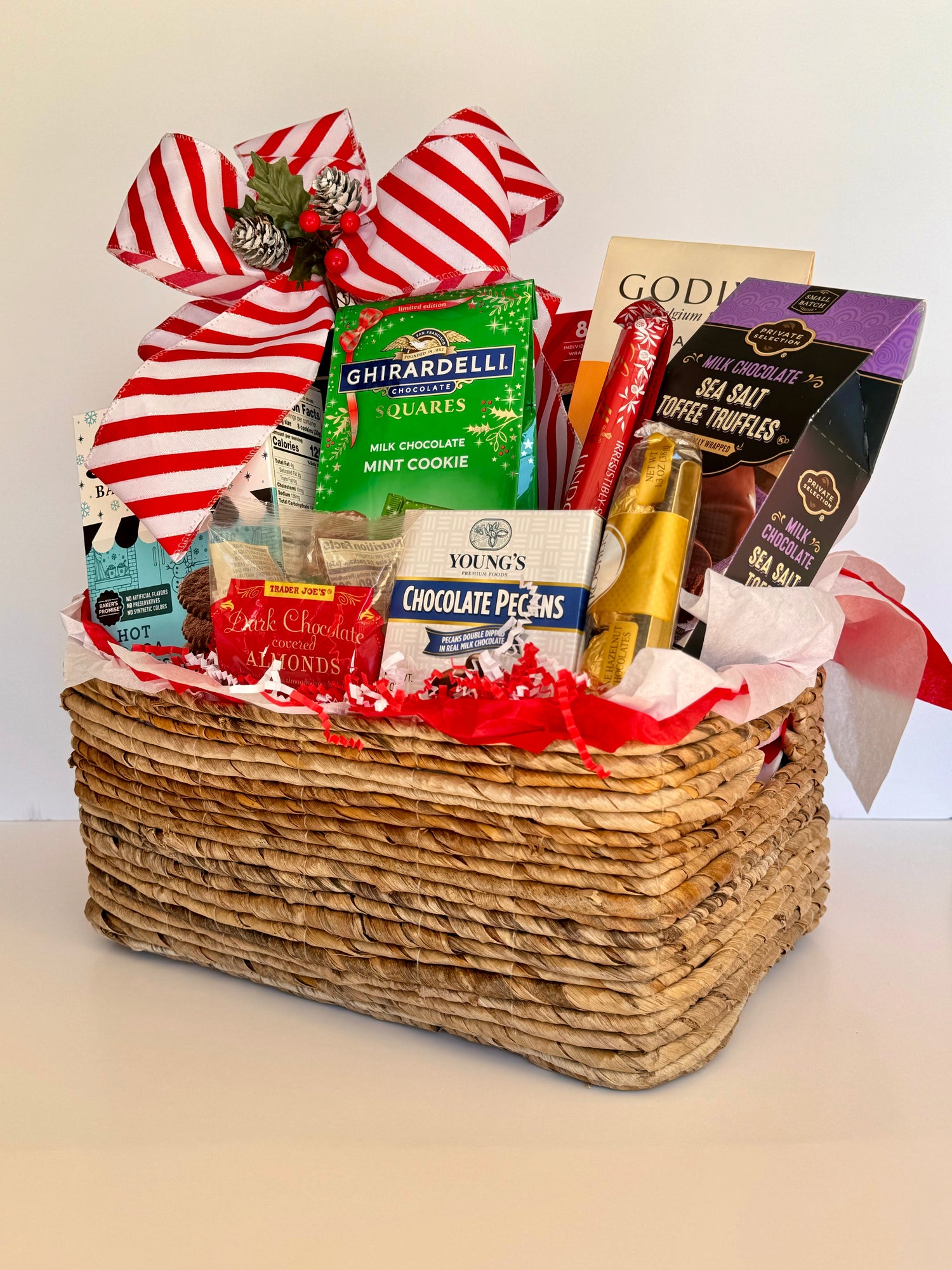 Christmas Coca-Cola & Dessert Gift – Christmas gift baskets – US delivery